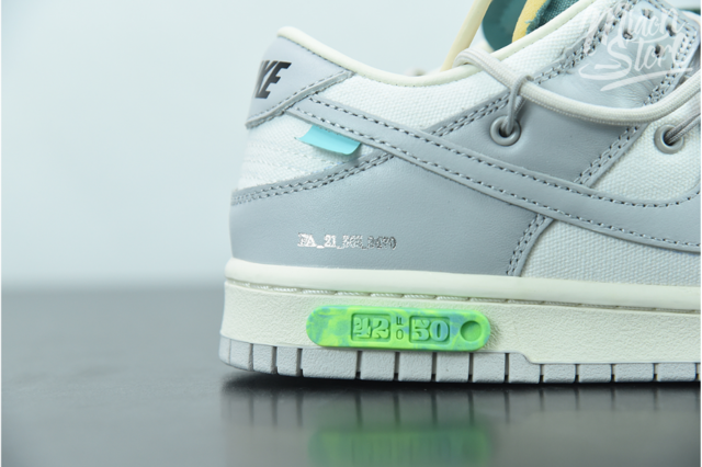 Nike SB Dunk Low x off-white 42/50