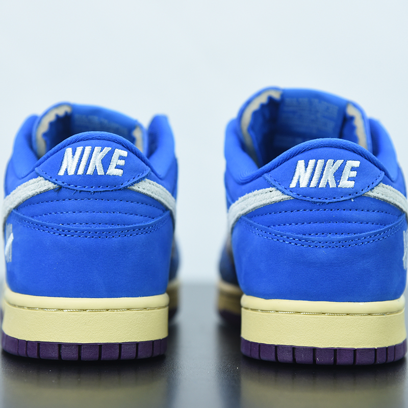 Nike Dunk Low SP x Undefeated Dunk Vs AF1