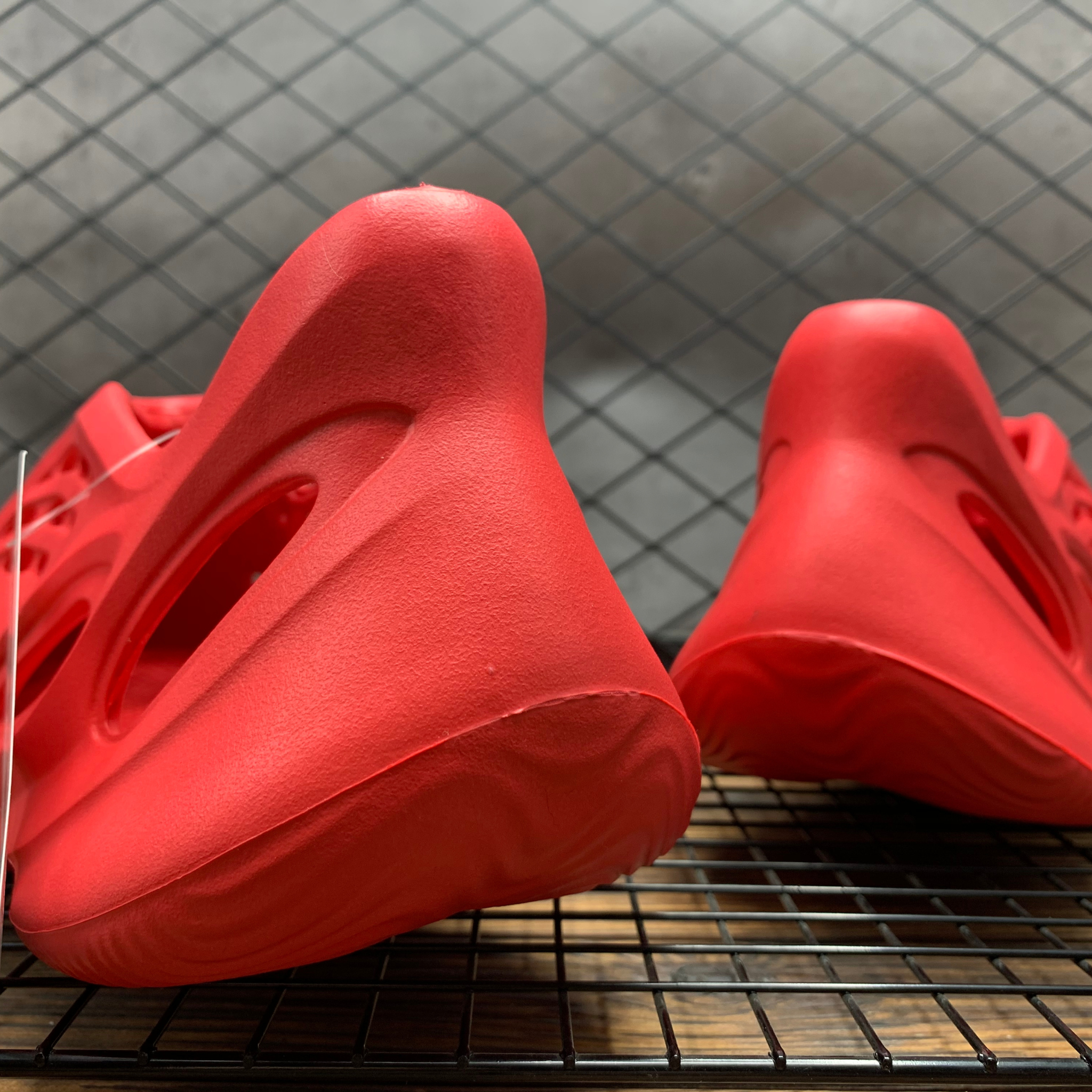 Adidas Yeezy Foam "Vermillion"