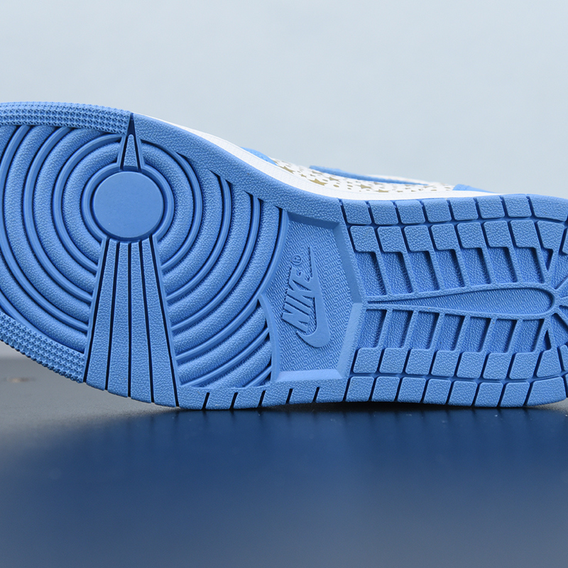 Nike Air Jordan 1 High Retro x Supreme "Blue"