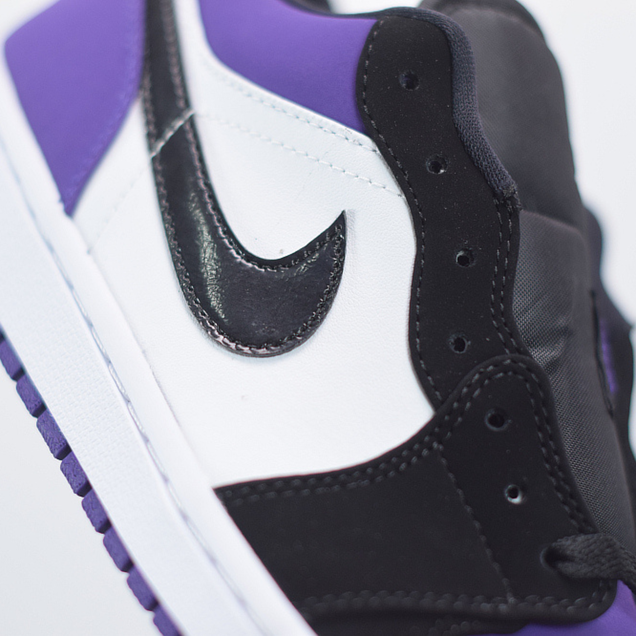 Nike Air Jordan 1 Low "Court Purple"