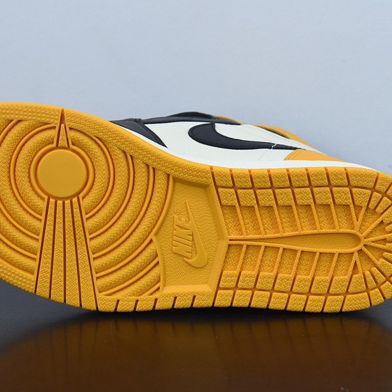 Nike top retro yellow