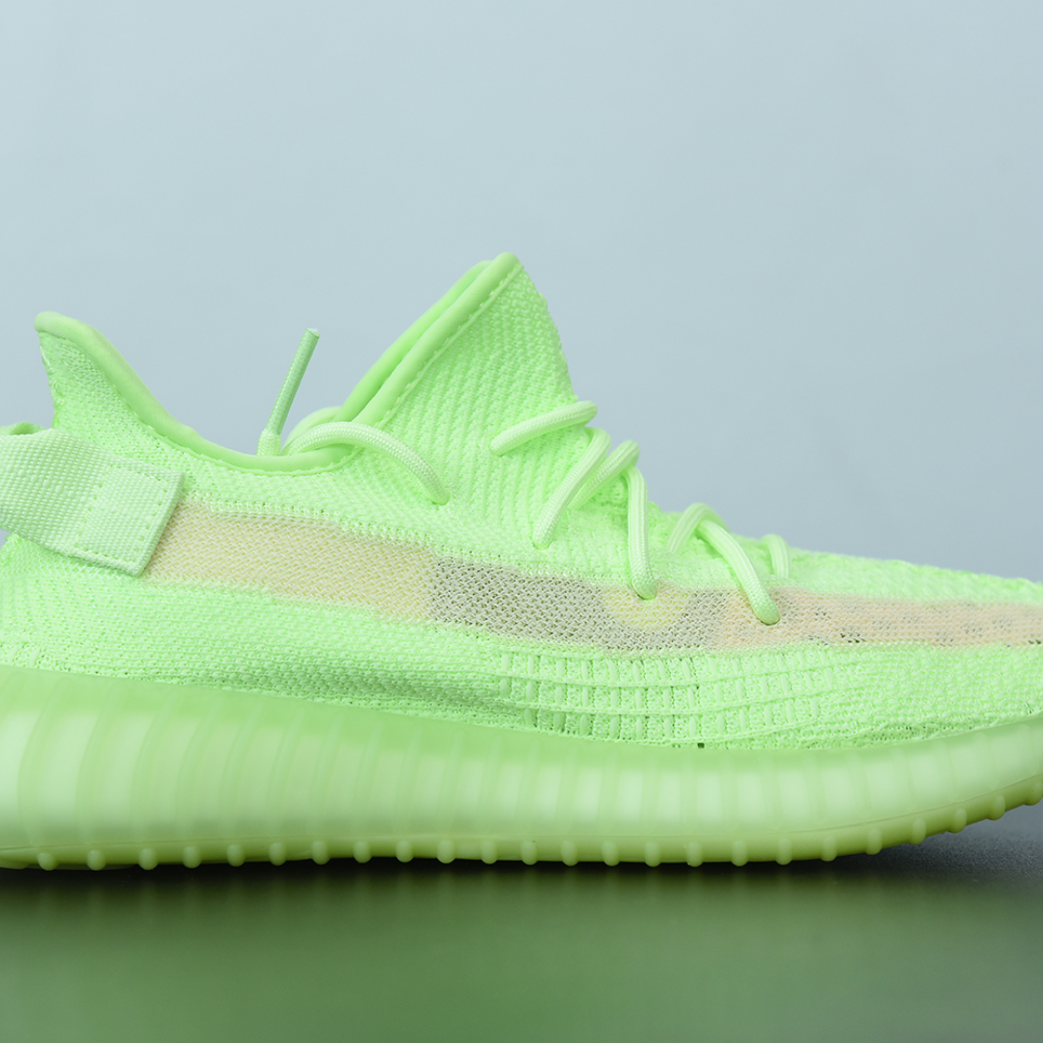 Yeezy Boost 350 V2 "Glow in The Dark"