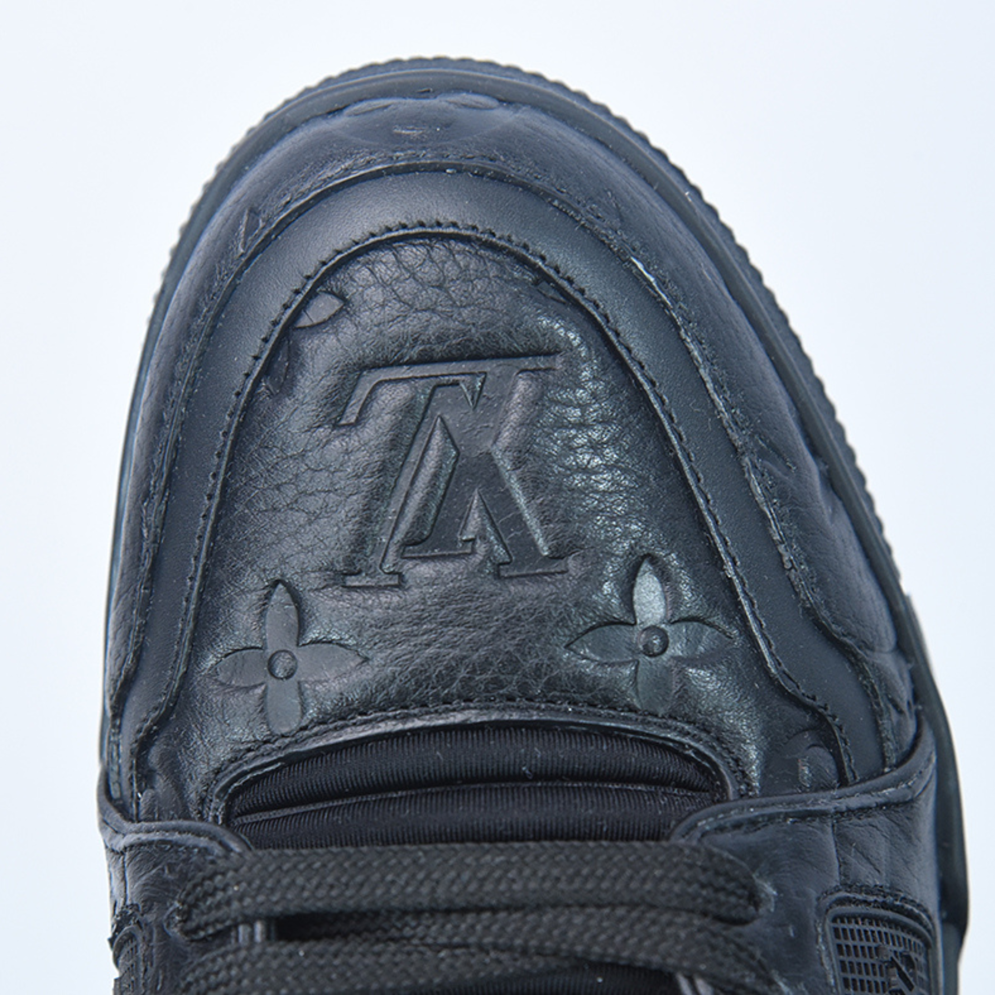 Louis Vuitton Trainer "Black Monogram"