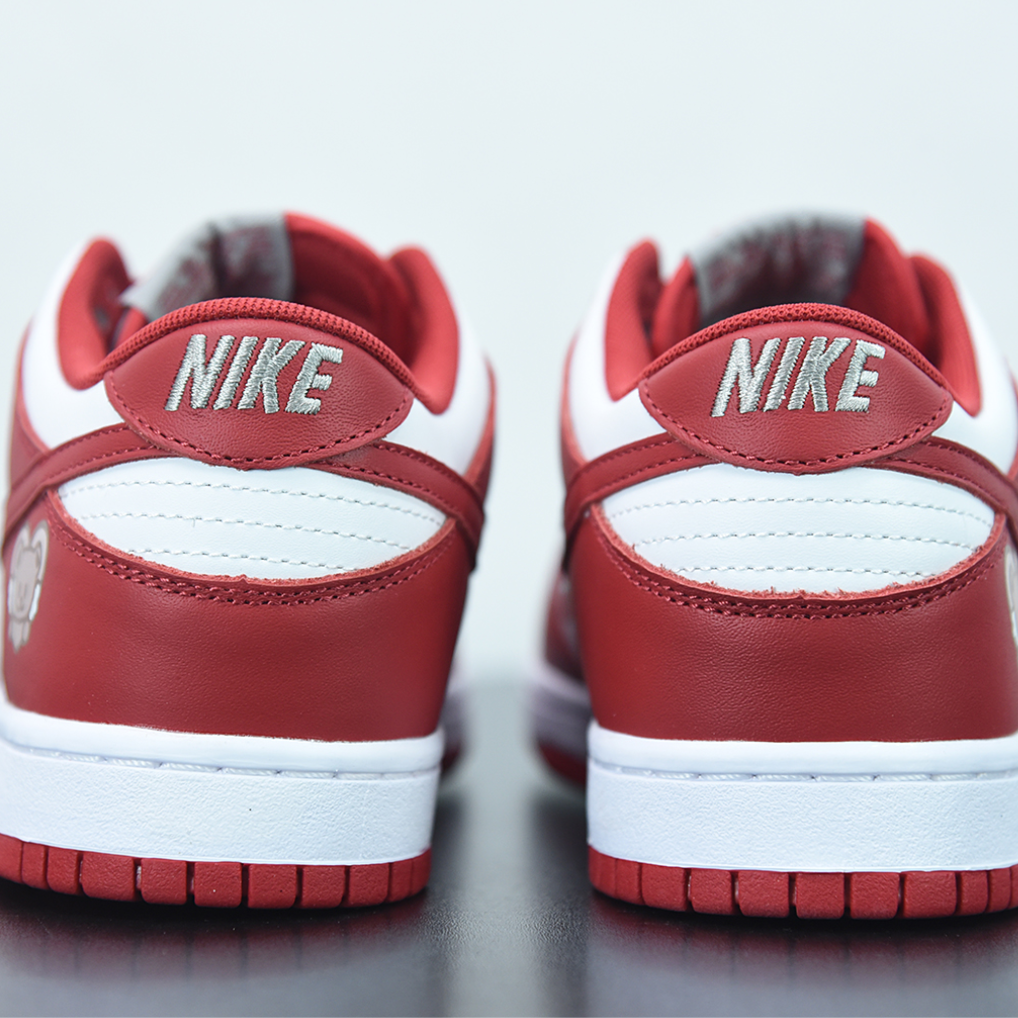 Nike Dunk Low Retro "Varsity Red Gris Moyen"