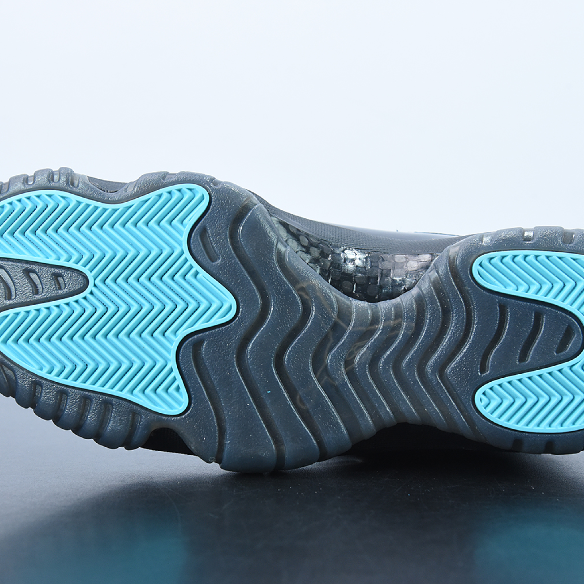 Nike Air Jordan 11 "Gamma Blue"