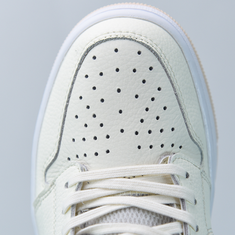 WMNS Nike Air Jordan 1 High Zoom Air CMFT "Pearl White"