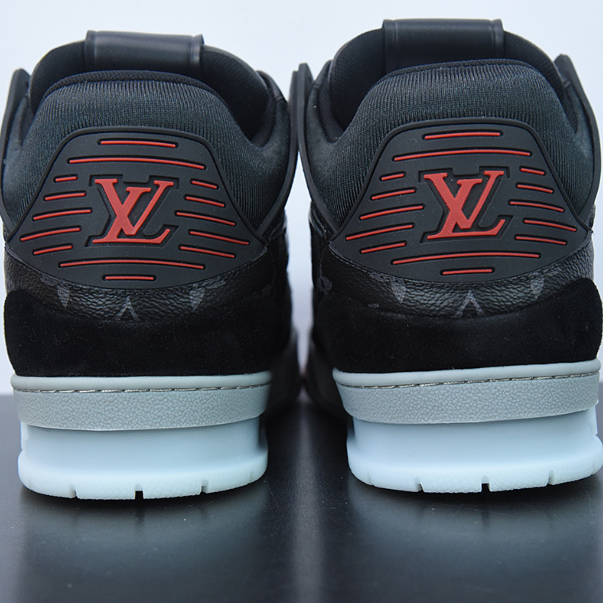 Louis Vuitton Trainer "Black"