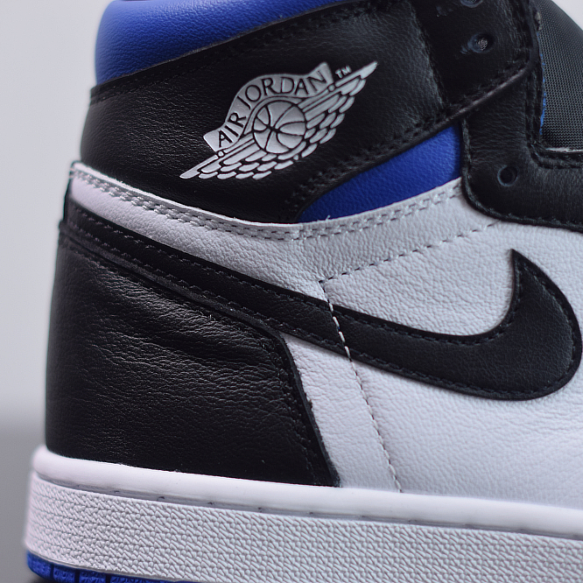 Nike Air Jordan 1 Retro High OG "Royal Toe"