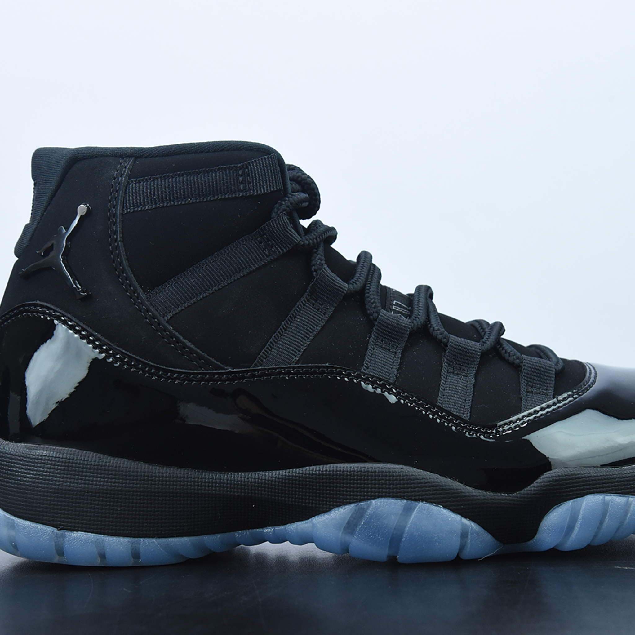 Nike Air Jordan 11 "Cap and Gown"