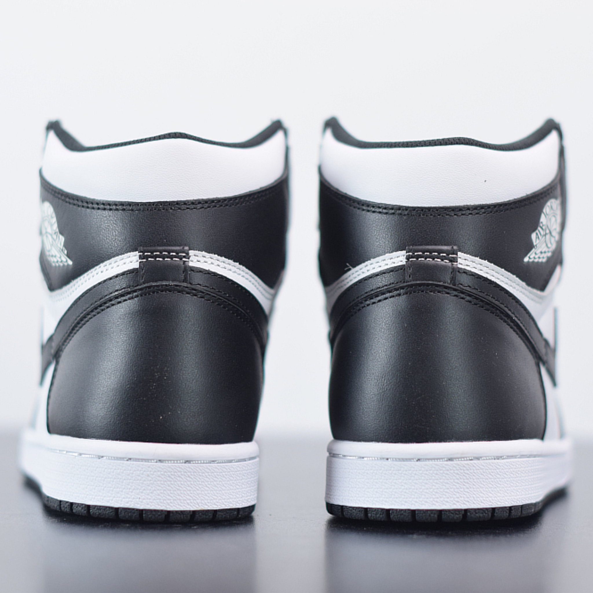 Nike Air Jordan 1 "Black/White"