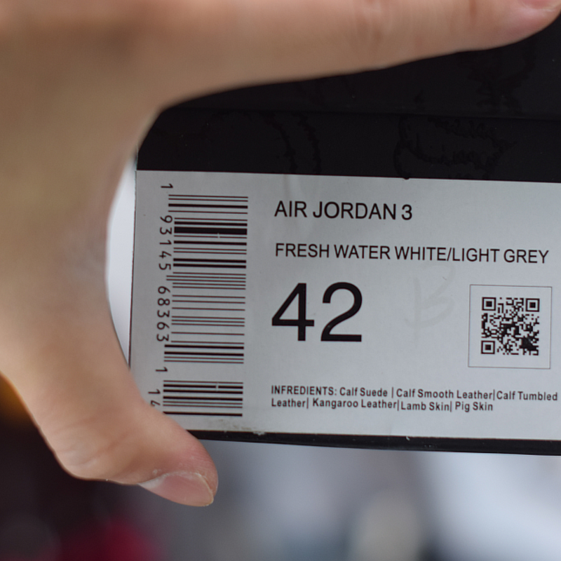 Nike Air Jordan 3 Retro x Kaws
