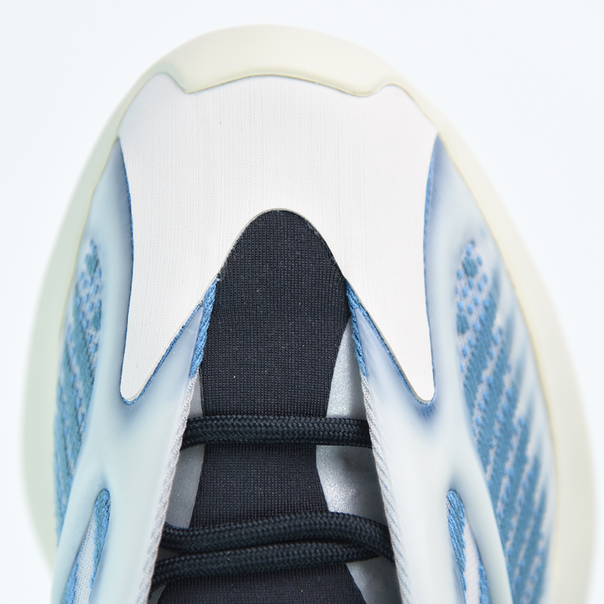 Yeezy 700 V3 "Kyanite"