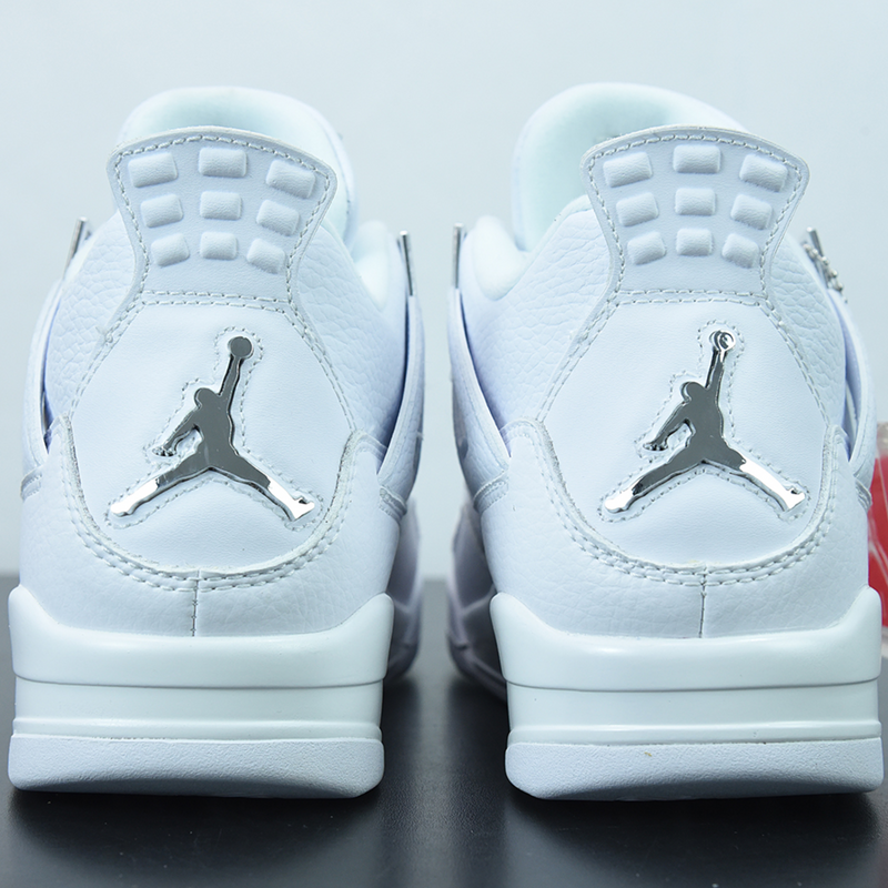 Nike Air Jordan 4 Rêtro "Metallic"