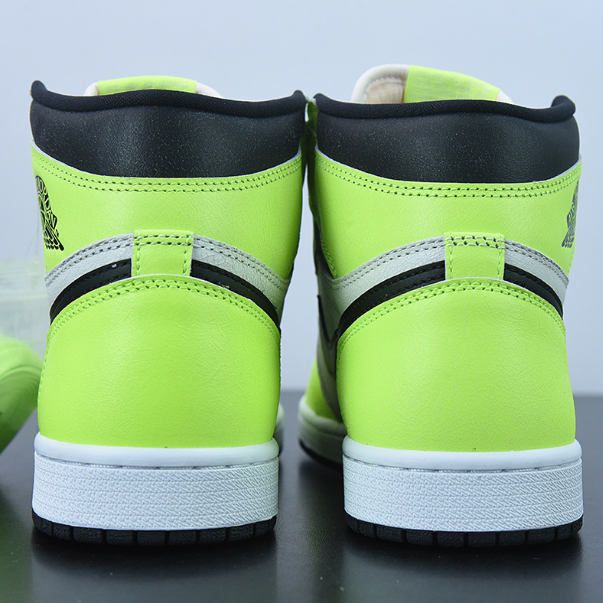 Nike Air Jordan 1 Retro High OG "Visionaire Volt"