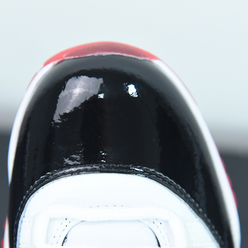 Nike Air Jordan 11 Retro Low "Concord Bred"