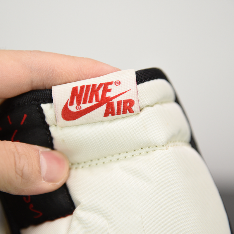 Nike Air Jordan 1 High x Travis Scott